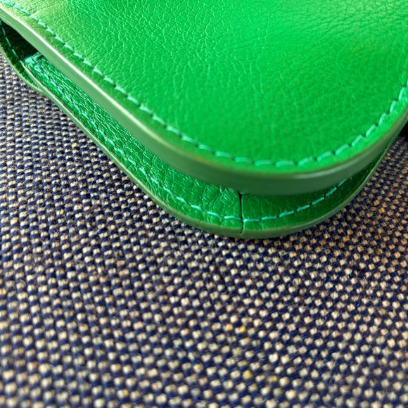 Faba in Grass - Picture 9 of 13